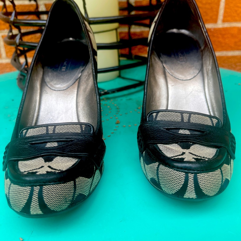 Coach,black/gray pumps great condition scuff on the heel pointed out see photos